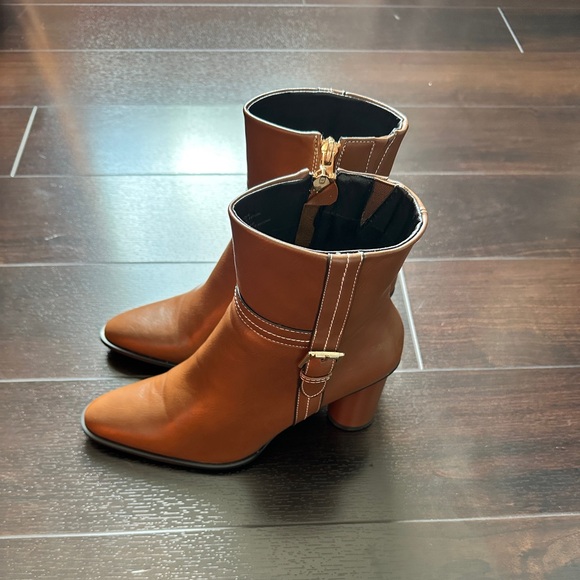 Torgeis London Brown/Cognac Heeled Boots with Gold Buckle and Stitch Detail - Picture 6 of 10